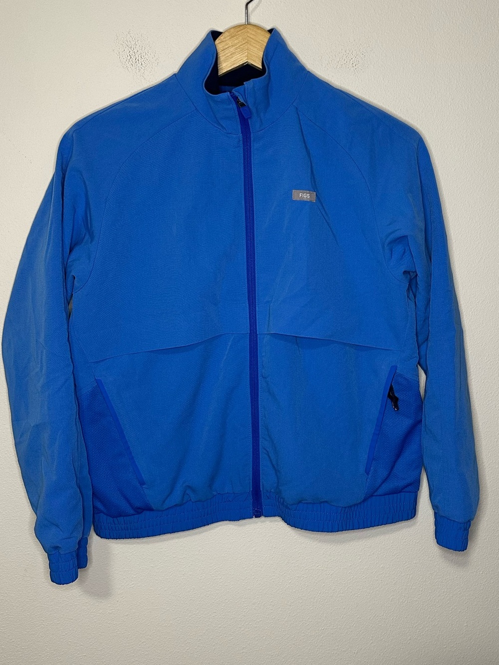 Womens figs Sydney scrub jacket W20SW1024 color PO# 2614 blue size XS